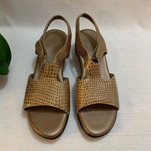 NWOT SAS Suntimer Heel Strap Sandal Woman’s 12M